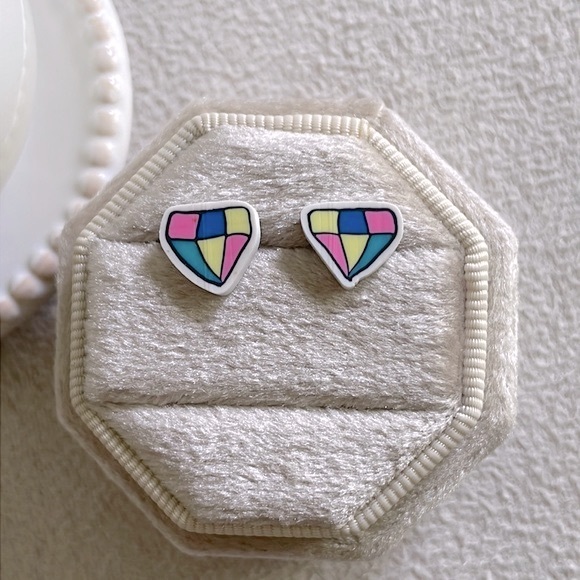 Retro diamond stud earrings - Picture 1 of 3